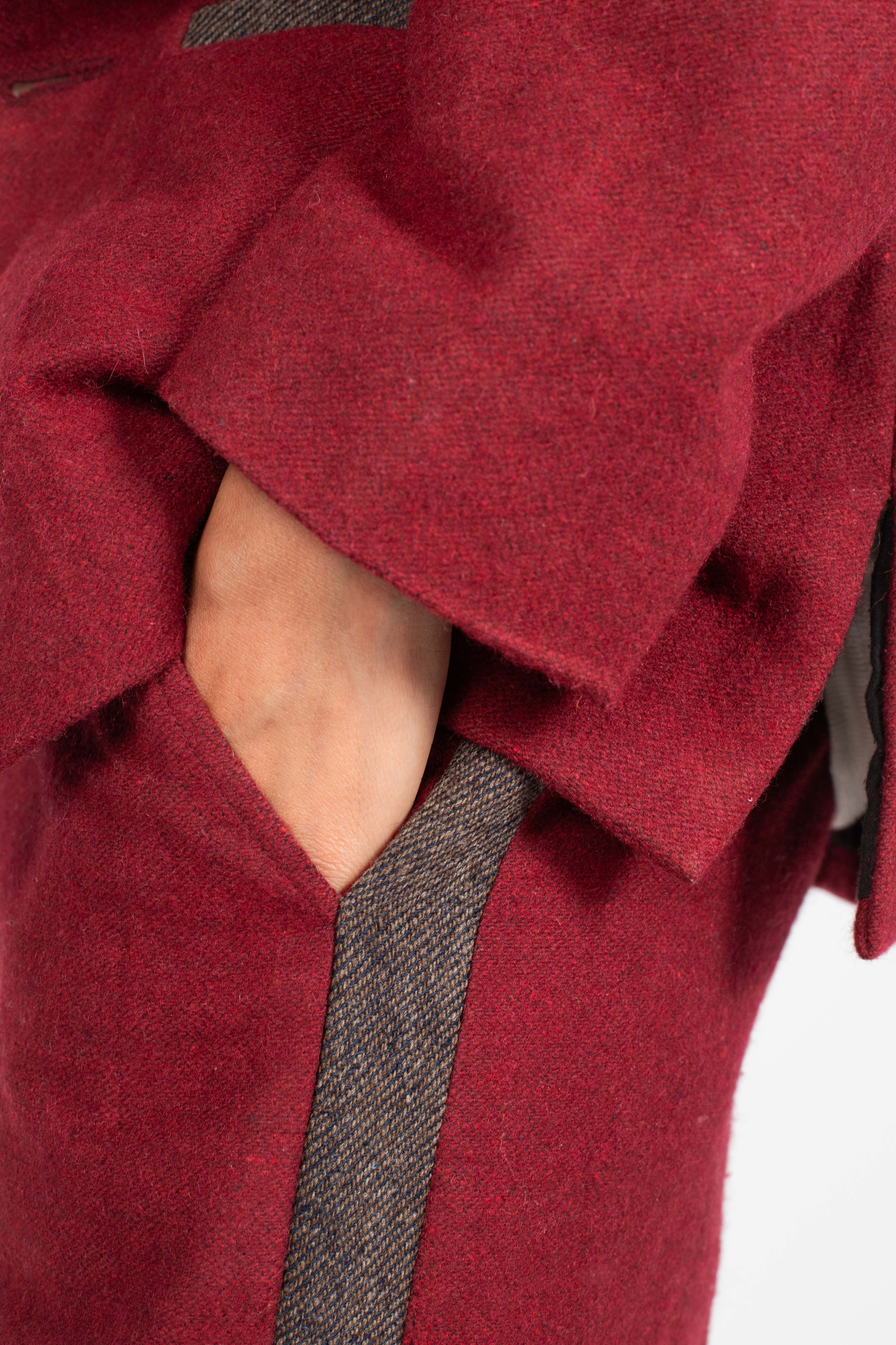 Le costume rouge en laine x chanvre